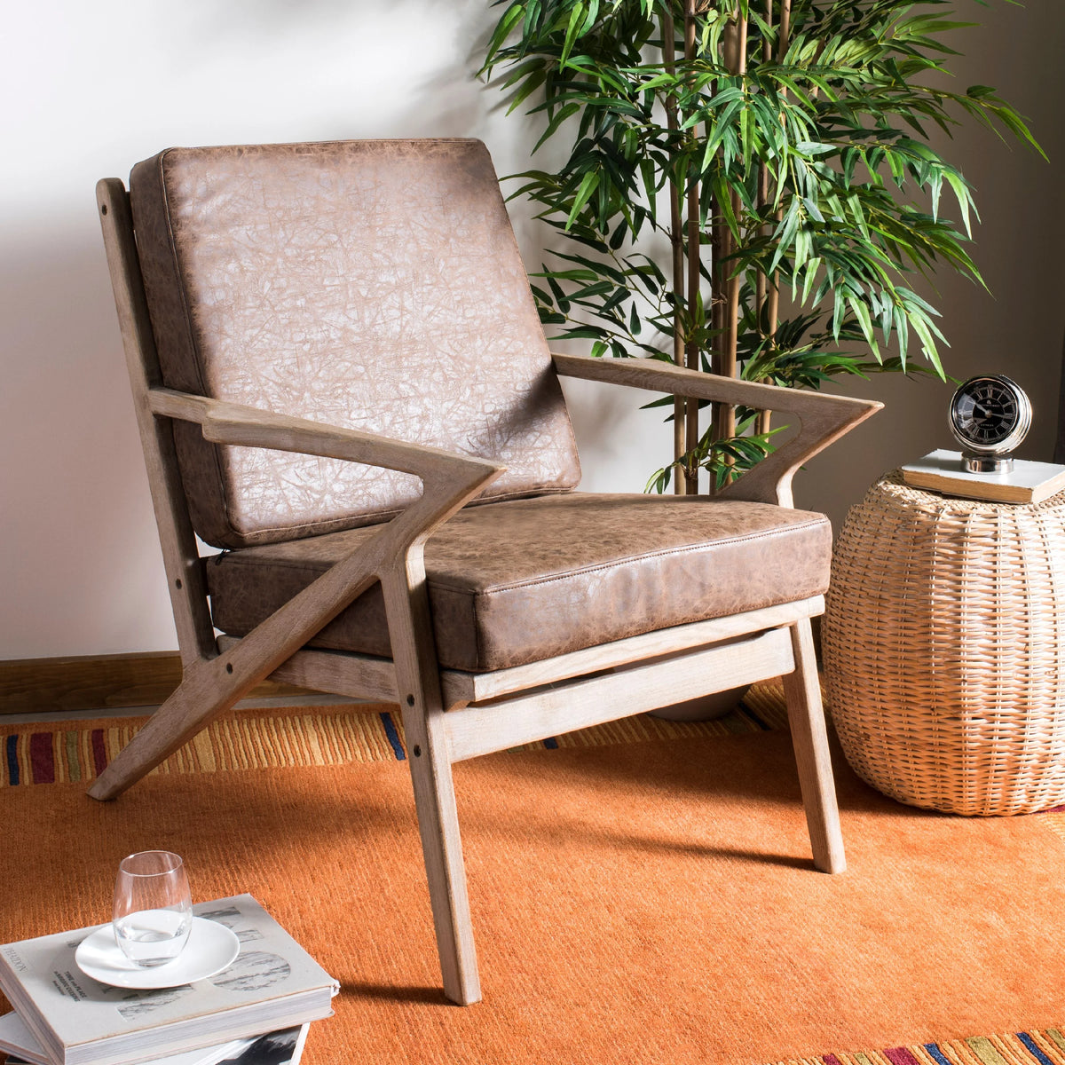 Light Brown Accent Chair with Removable Cushion O574