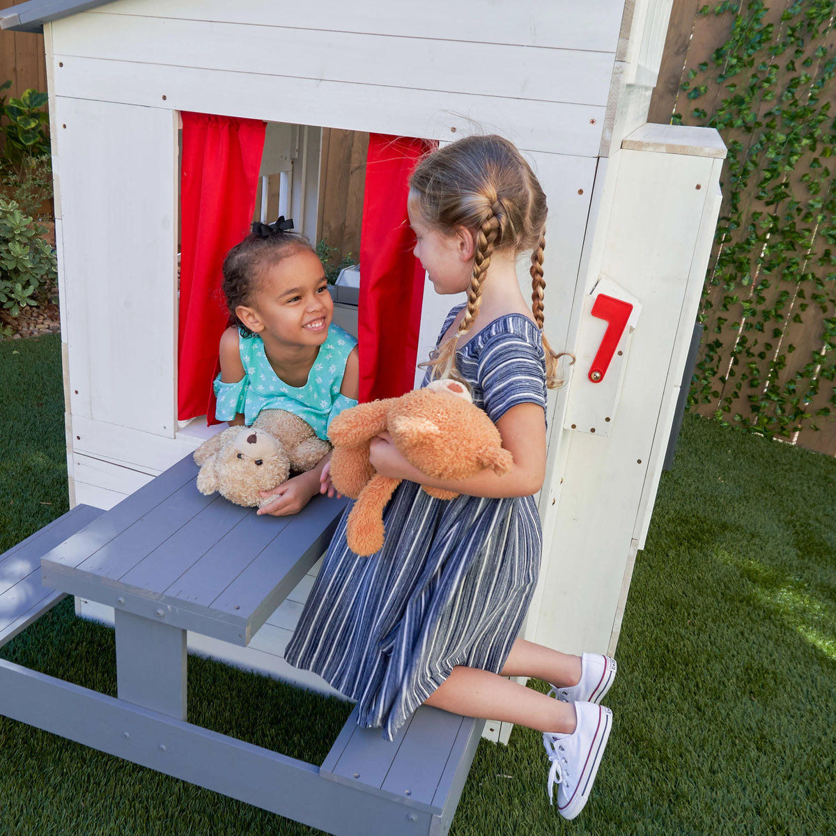 White Wooden Outdoor Playhouse with Picnic Table I6843