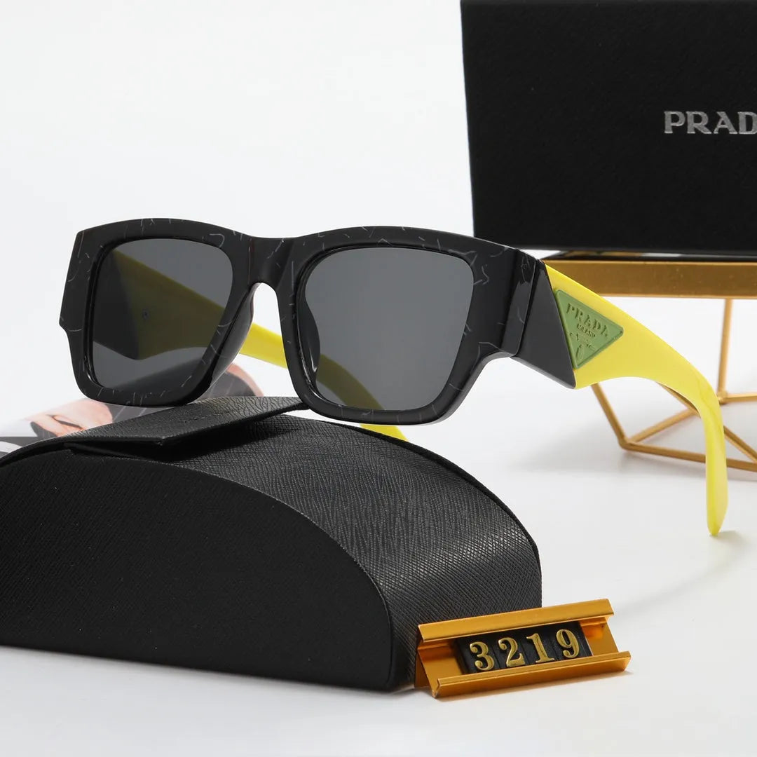 Black and White Letter Polarized Sunglasses C806274