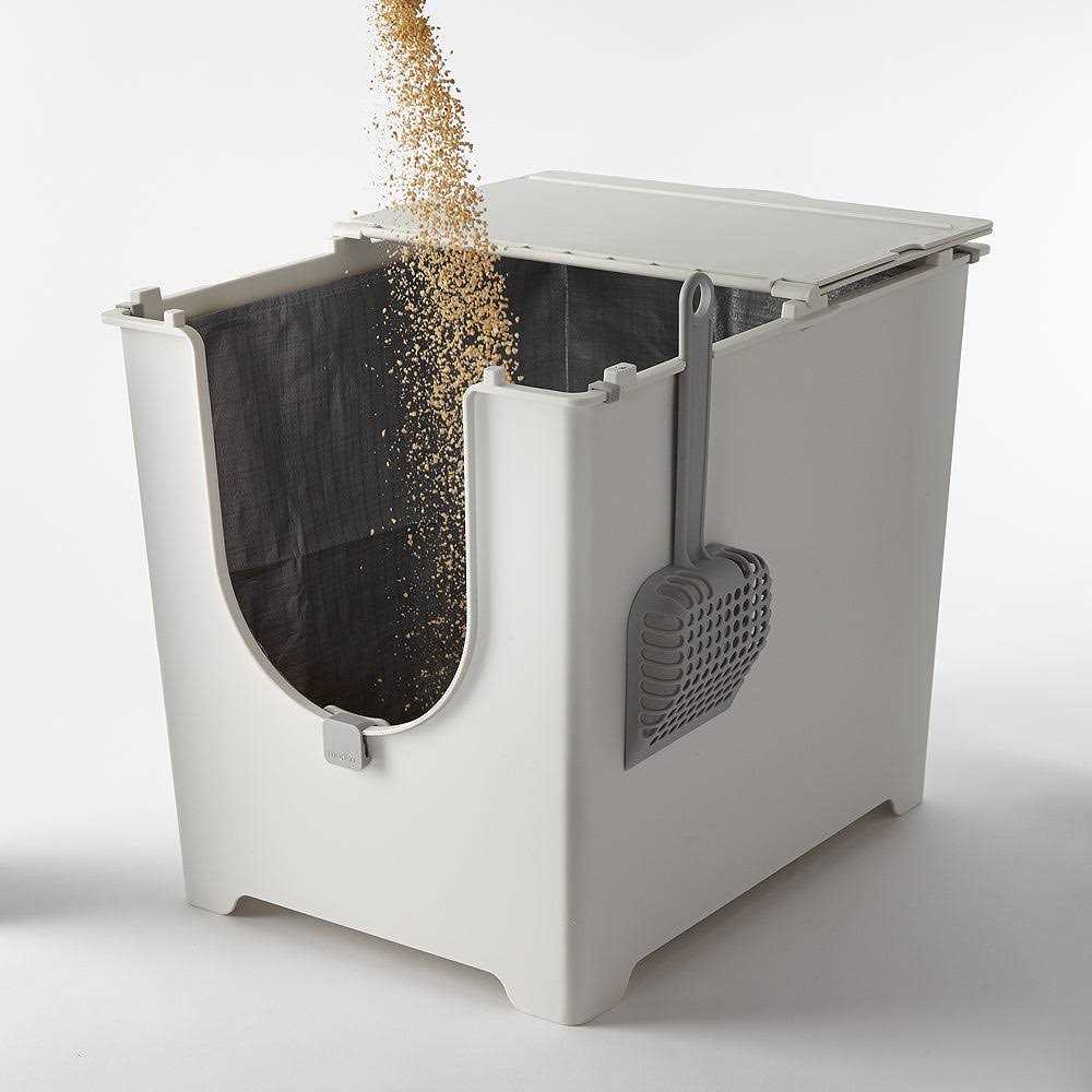 Flip Litter Box with Scoop and Reusable Liner A307240