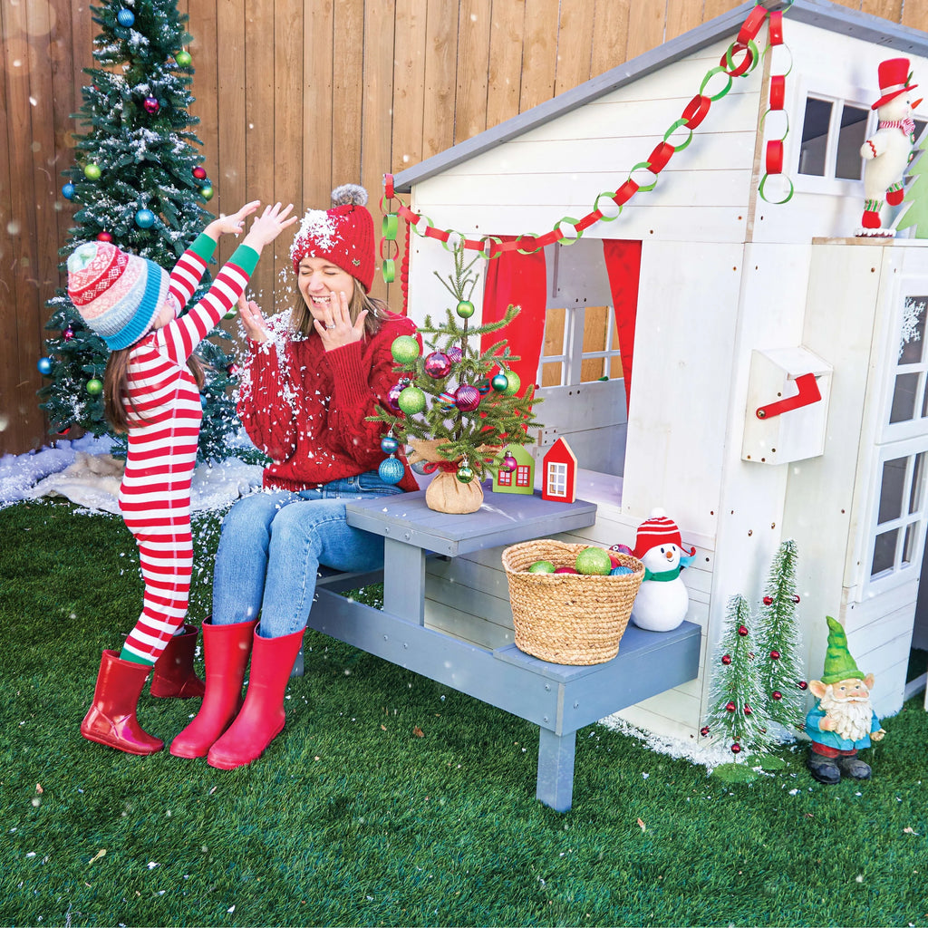 White Wooden Outdoor Playhouse with Picnic Table I6843