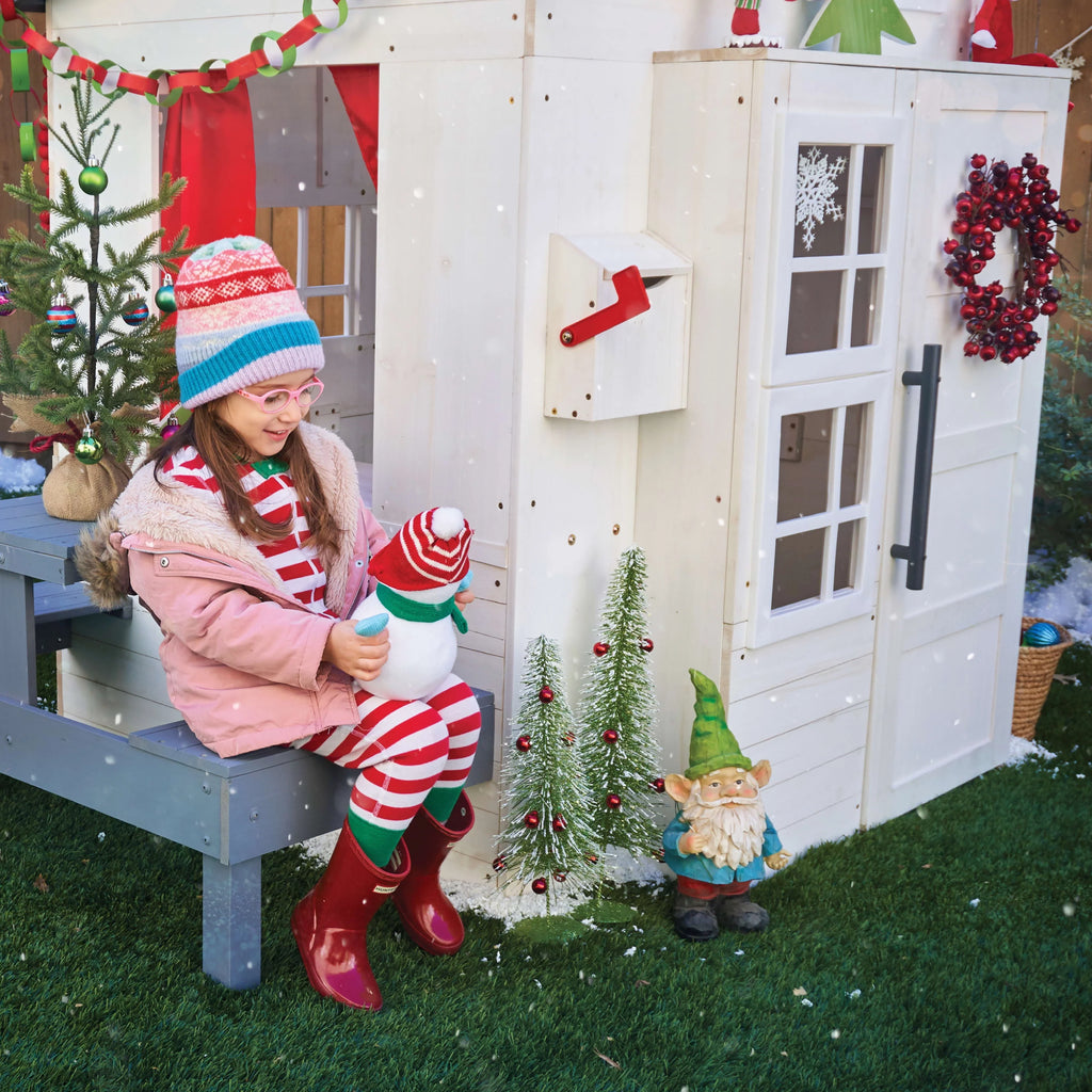 White Wooden Outdoor Playhouse with Picnic Table I6843