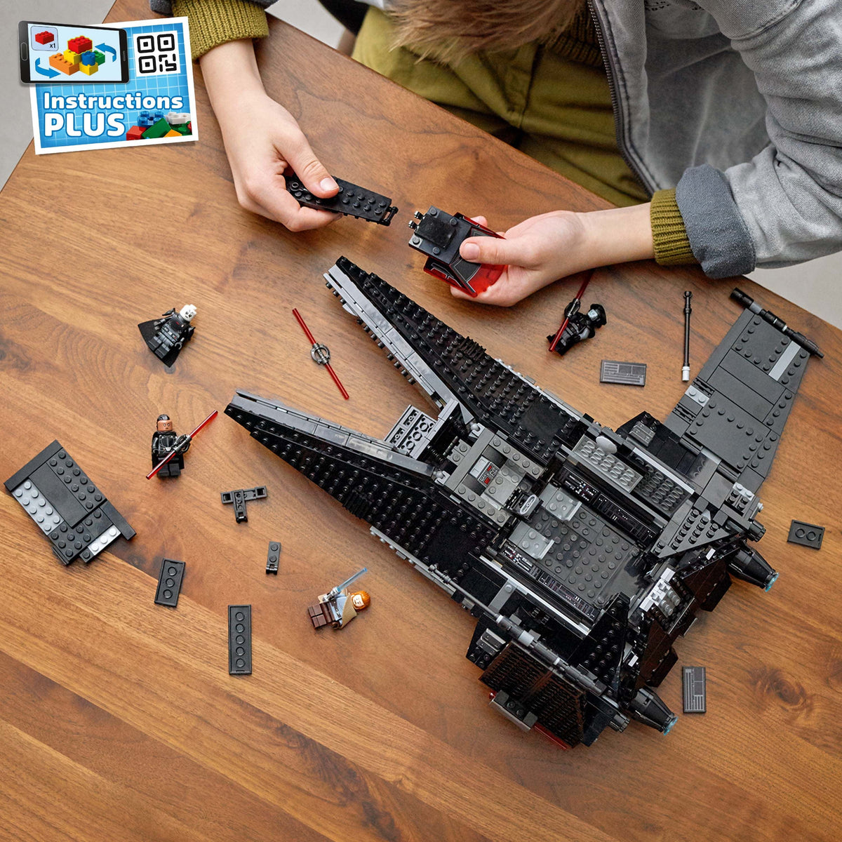 Buildable Toy Starship with Minifigure and Lightsabers L37218