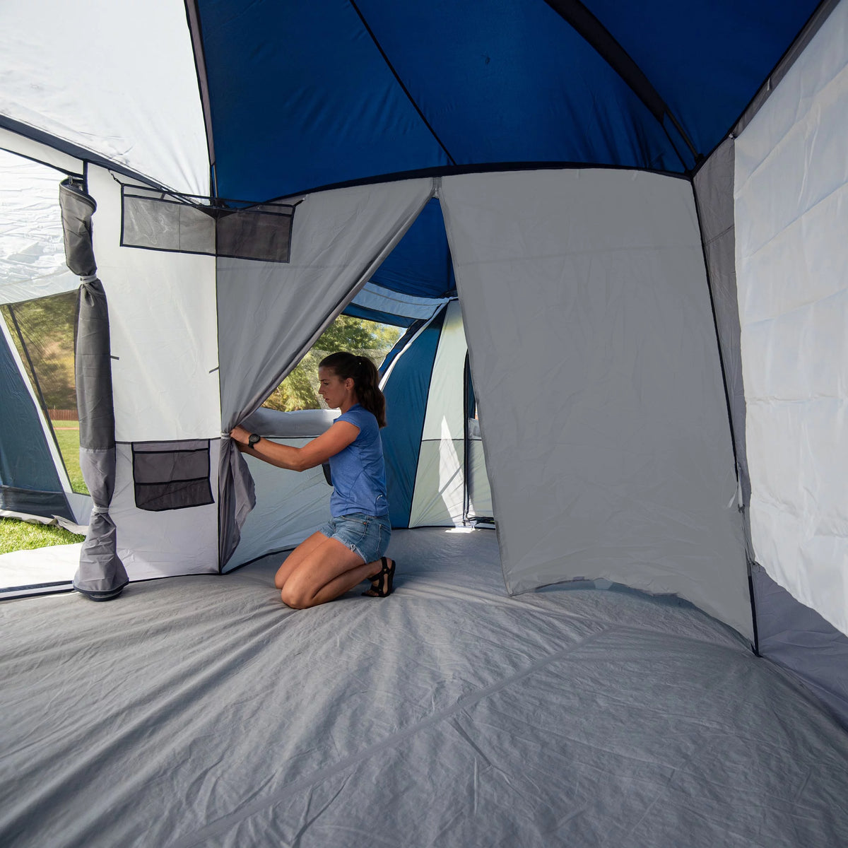20-Person Star Tent with Screen Room Z296