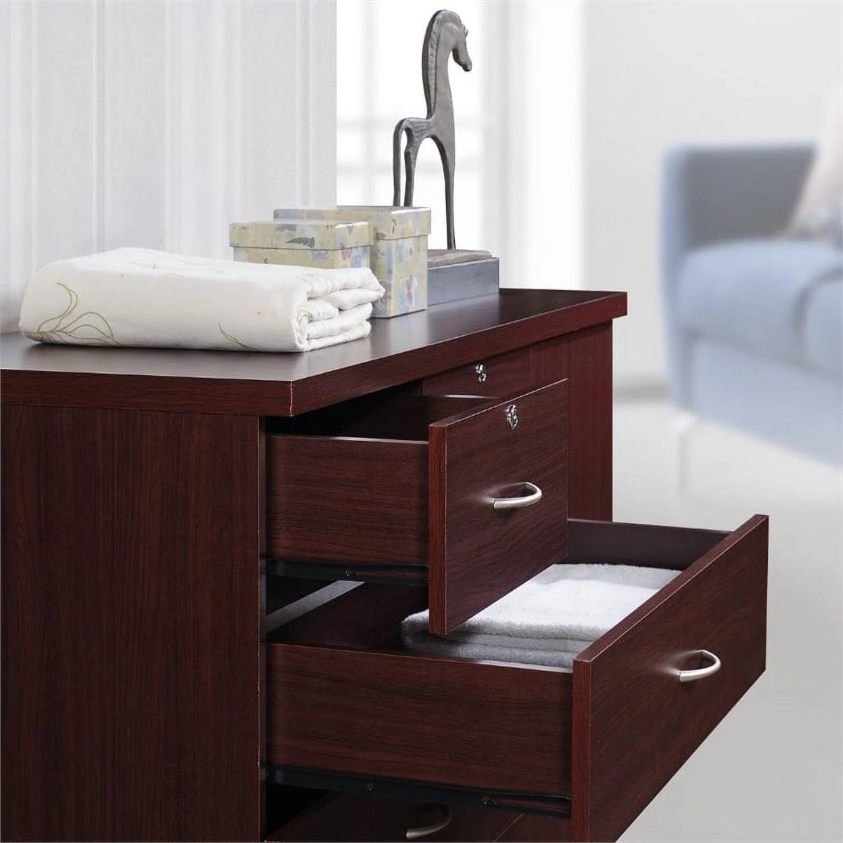 2 Piece Bedroom Set with Captain Bed and Chest in Mahogany Wood P66305