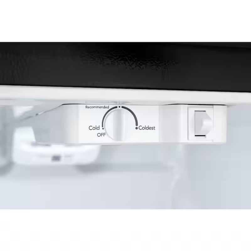 Freestanding Top Freezer Refrigerator in Black E6772