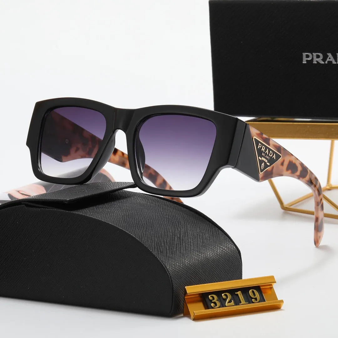 Black and White Letter Polarized Sunglasses C806274