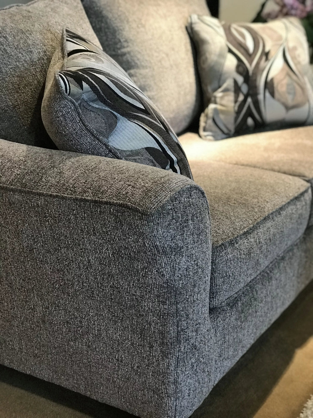 Fabric Pillowback Loveseat D84230