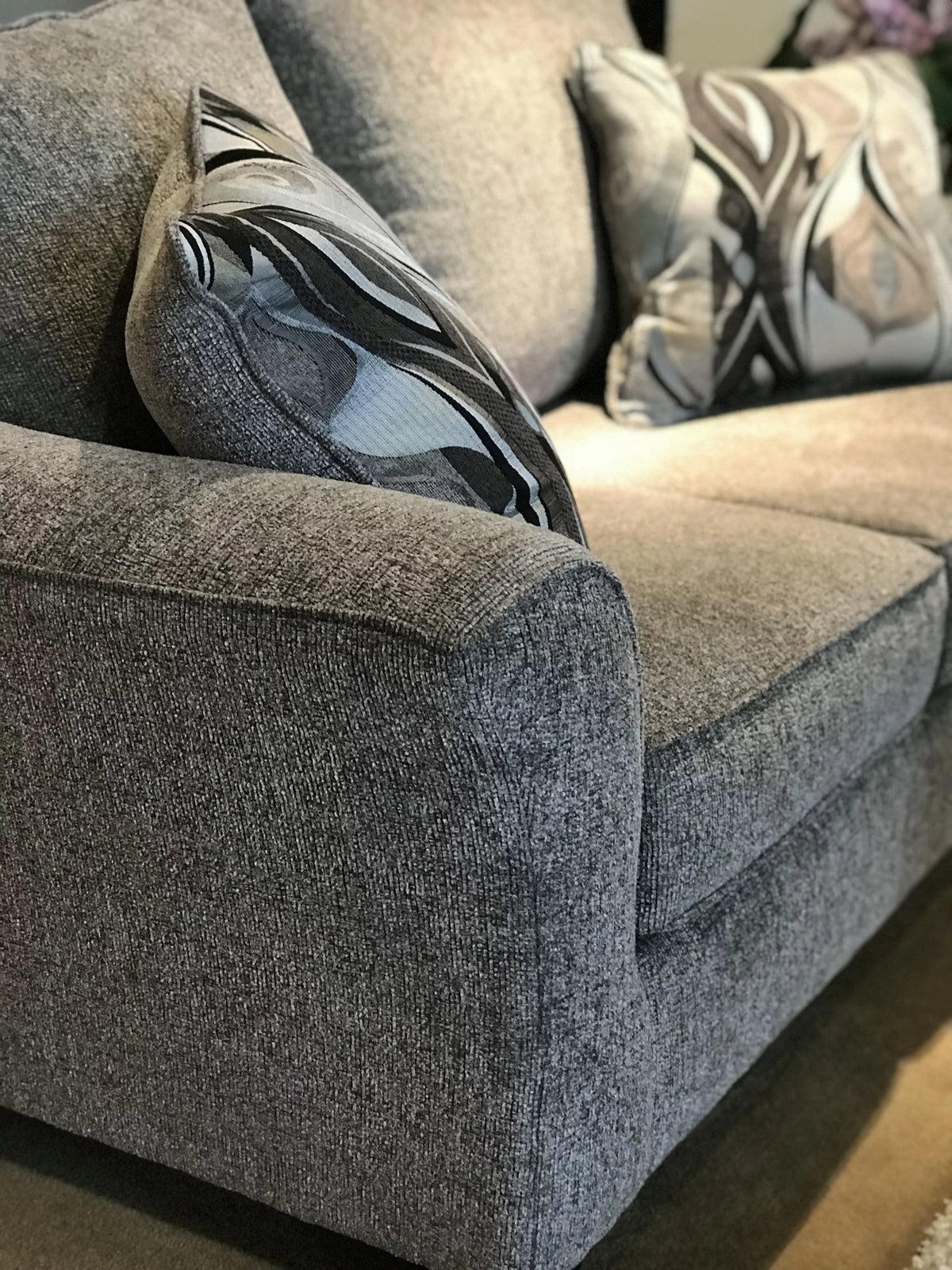 Fabric Pillowback Loveseat D84230