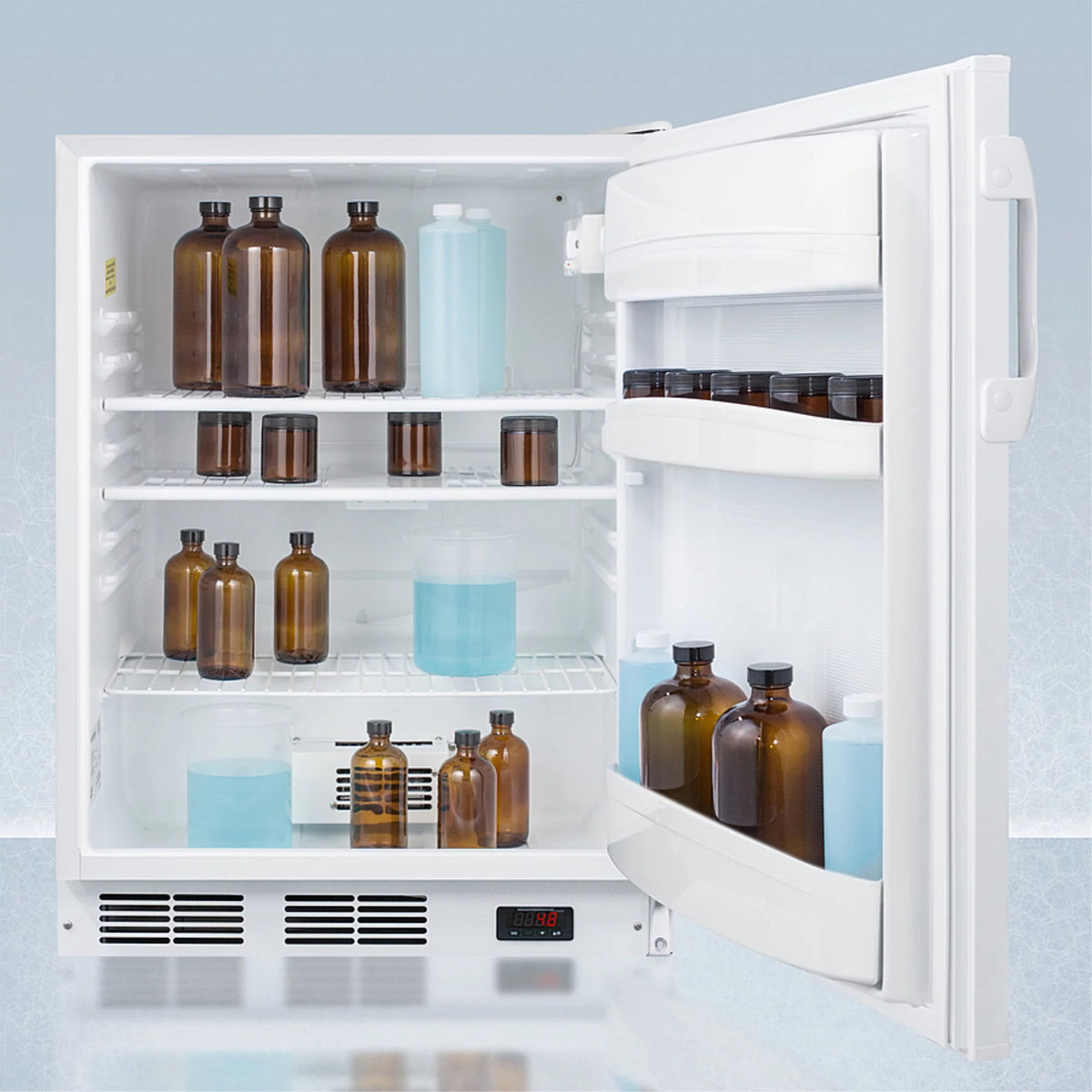 24" Wide Auto Defrost All-Refrigerator with Lock O812