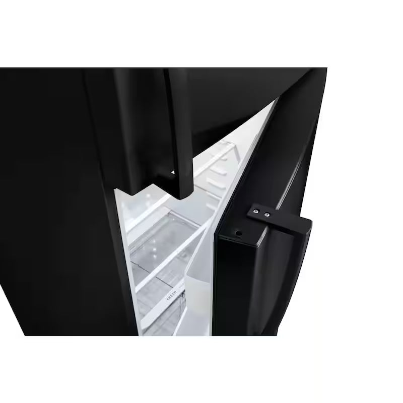 Freestanding Top Freezer Refrigerator in Black E6772