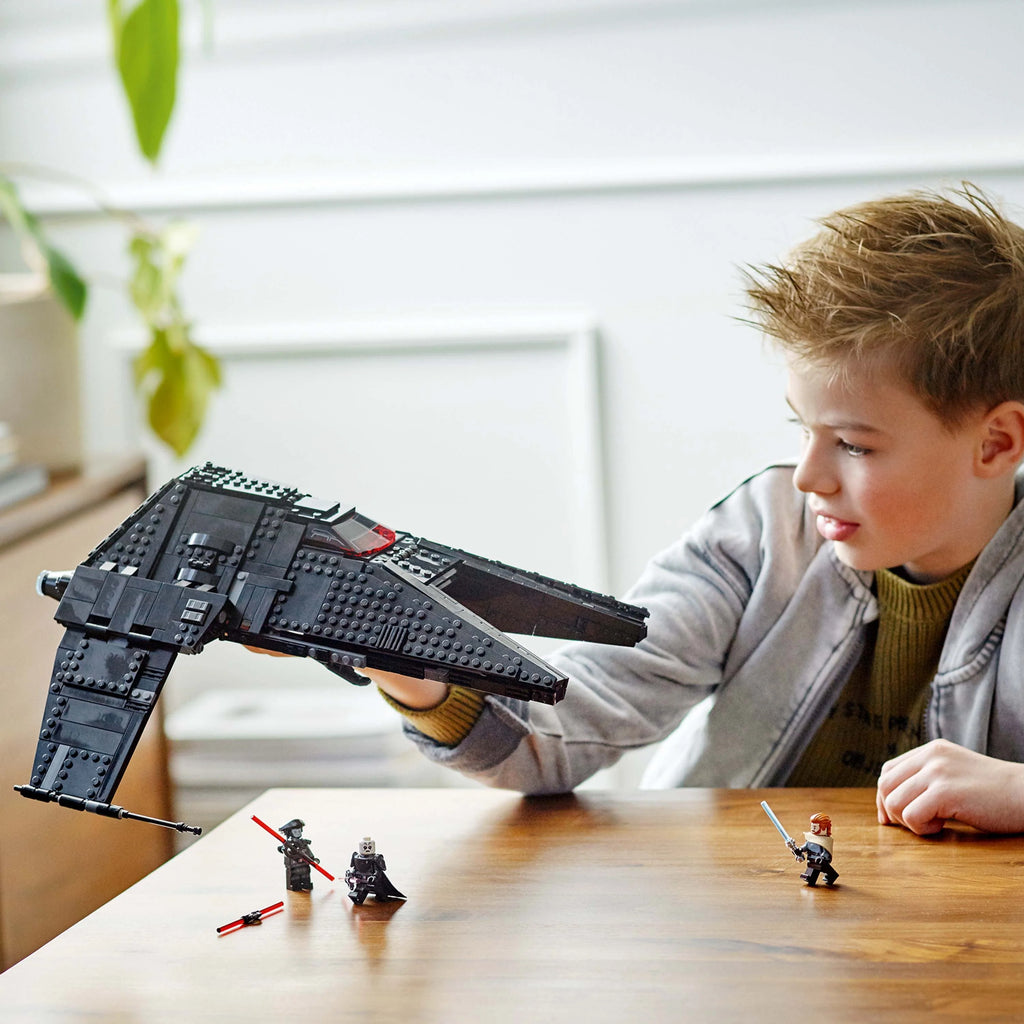 Buildable Toy Starship with Minifigure and Lightsabers L37218