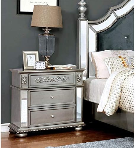 Traditional Wood 3-Drawer Nightstand G2695