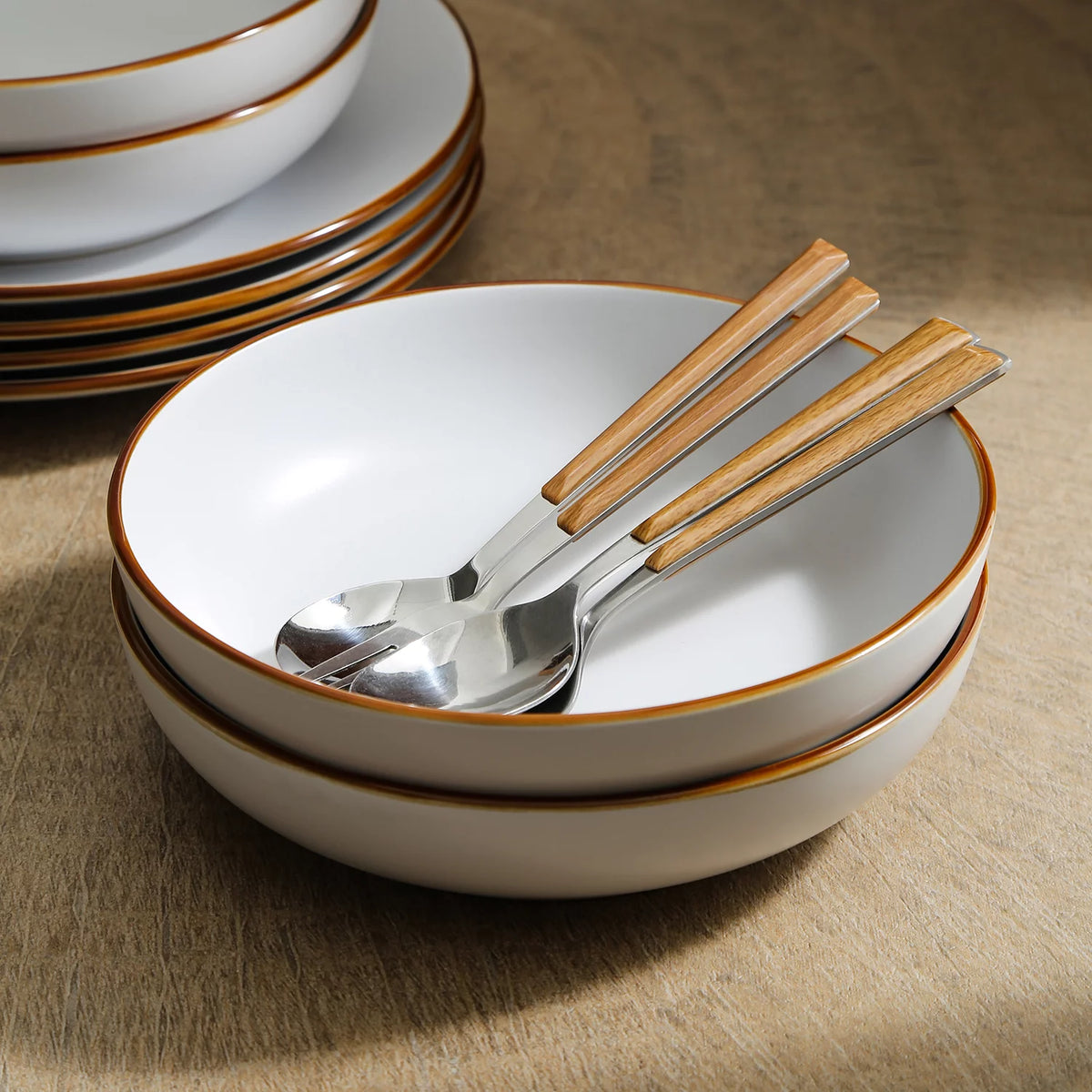 White 32-Piece Stoneware Dinnerware Set V59662