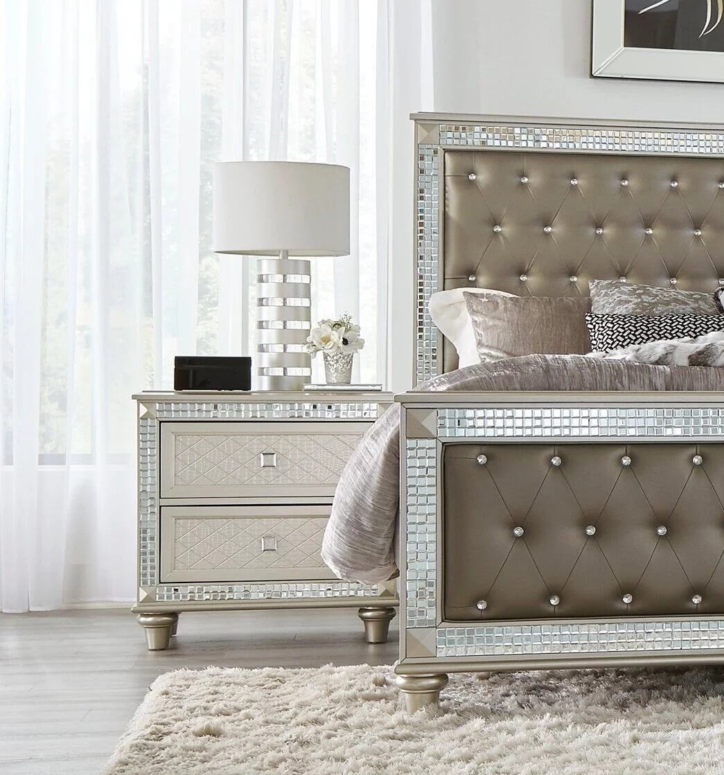 4pc Bedroom Set Cal-King Bed Dresser Nightstand Mirror L80940