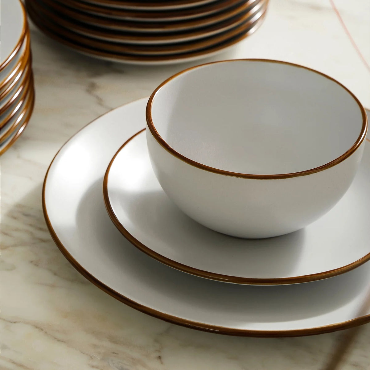 White 32-Piece Stoneware Dinnerware Set V59662